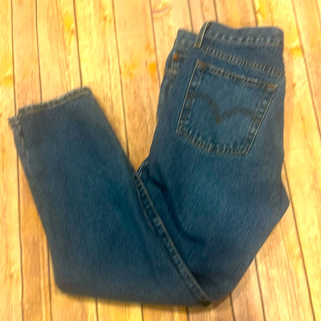 Levi’s Women’s Size 28 Button Fly Wedgie Style Denim Jeans